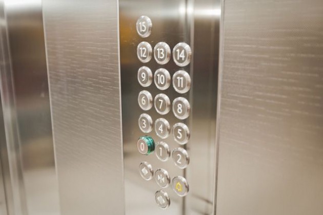 В пяти многоэтажных домах Астаны заменили лифтовое оборудование