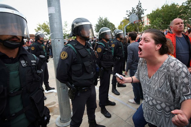 Глава Каталонии обвинил полицию Испании в применении резиновых пуль