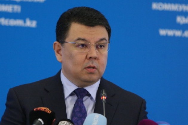 Президент объявил выговор министру Канату Бозумбаеву