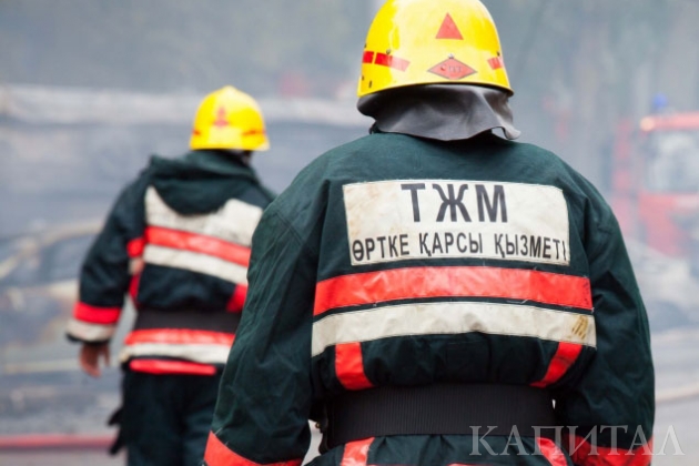 Спасатели тушат пропавший ранее близ Алматы самолет