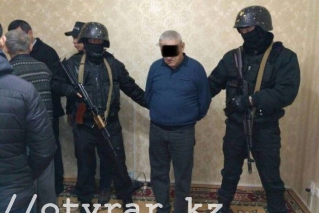 На юге РК задержаны 10 человек, подозреваемых в хищении нефти