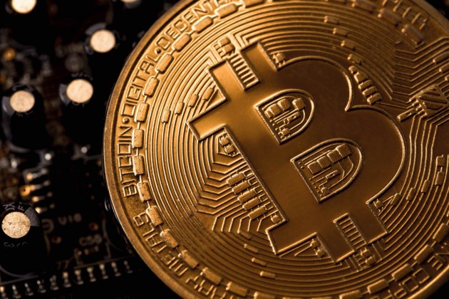 Курс bitcoin превысил $11 тысяч