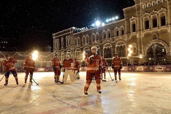 Владимир Путин сыграл в матче Ночной хоккейной лиги
